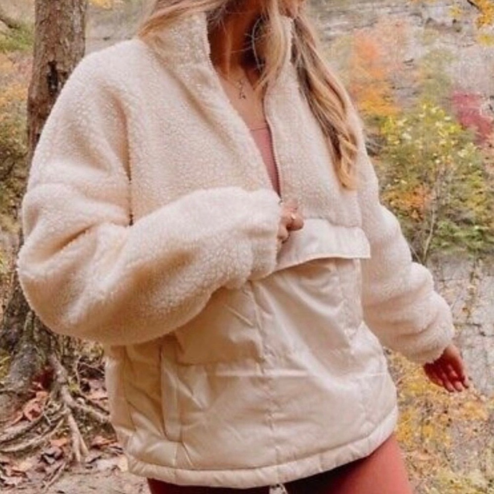 Fabletics Sherpa Mixed Media Puffer Pullover Jacket Size M Relaxed Cream Ivory